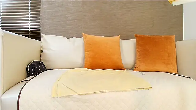 Snapshot of Sophie_LittleS chatting on February 22, 2025, 4:40 pm Sophie LittleS online show from February 22, 2025, 4:40 pm