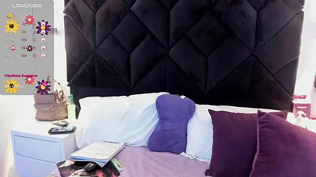 letiziia sky1 online show from January 22, 2025, 8:17 pm