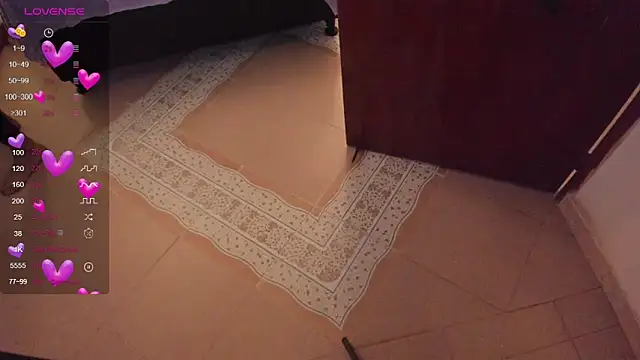 letiziia sky1 online show from February 4, 2025, 7:55 pm