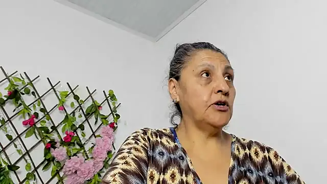 merlyna goldens online show from December 3, 2025, 11:25 pm