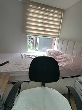 Zoe olsen online show from April 8, 2026, 4:40 pm