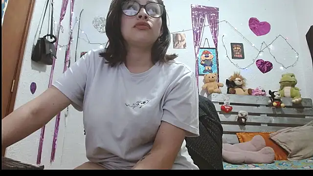 Saray extrovert  online show from December 3, 2024, 6:15 am