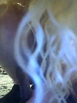 Impression222 online show from March 4, 2025, 4:52 pm