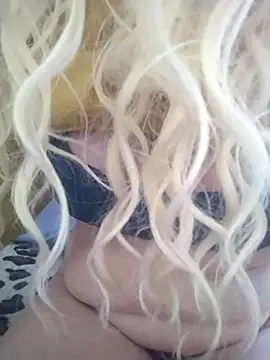 Impression222 online show from March 8, 2025, 11:16 am