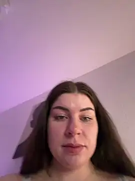 EllyNora online show from April 14, 2026, 8:15 pm