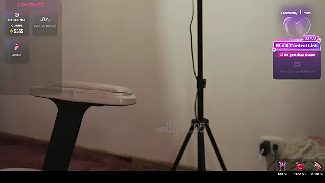 molly russell online show from February 19, 2025, 7:27 pm