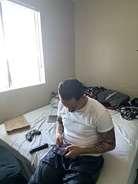 PeterGrandee online show from September 8, 2025, 9:36 pm