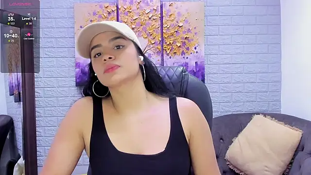 Paula Desousa online show from October 24, 2025, 7:32 pm