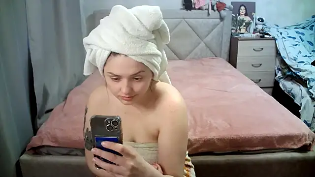 Snapshot of juliettkalen chatting on May 6, 2026, 4:19 am juliettkalen online show from May 6, 2026, 4:19 am