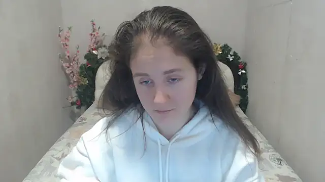 Holliy Cooper online show from January 15, 2025, 10:06 am