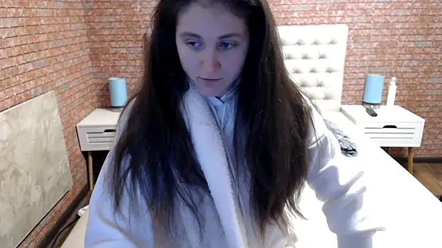 Holliy Cooper online show from January 20, 2025, 6:10 pm