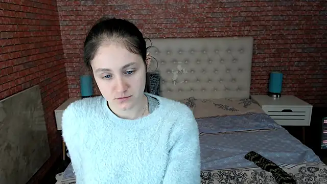 Holliy Cooper online show from February 11, 2025, 6:51 am