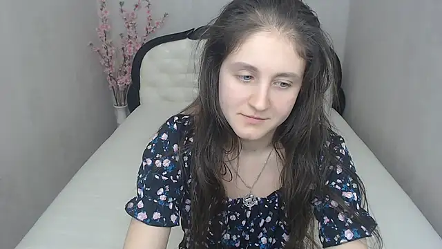 Holliy Cooper online show from February 14, 2025, 1:23 am