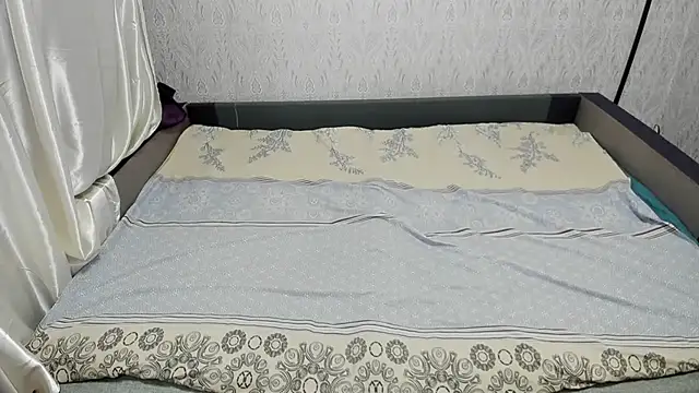 Holliy Cooper online show from February 28, 2025, 9:01 pm