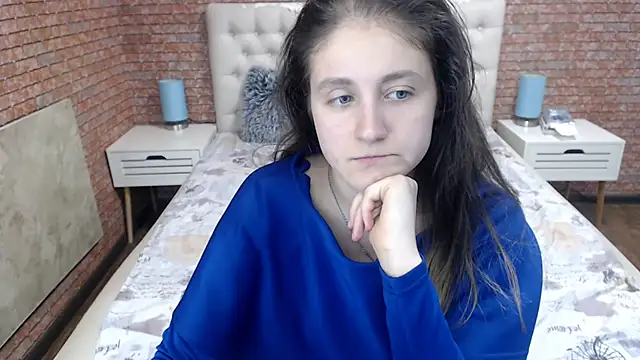 Holliy Cooper online show from September 16, 2025, 8:48 am