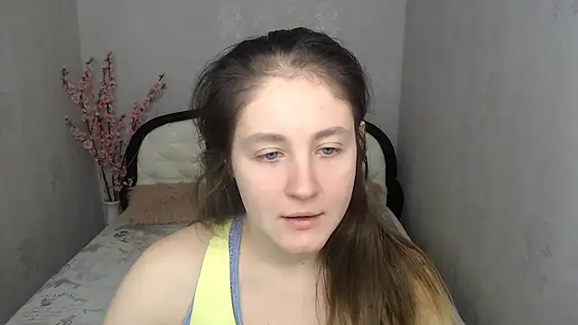 Holliy Cooper online show from December 23, 2025, 7:50 am