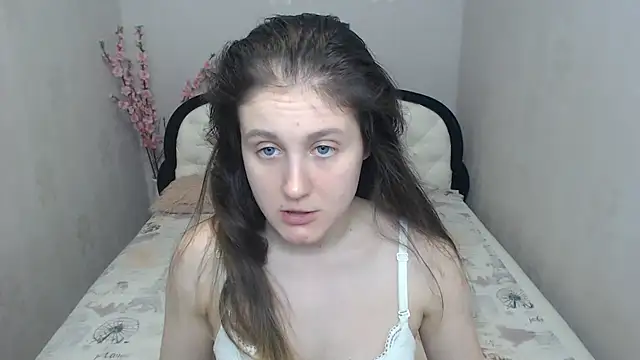 Snapshot of Holliy_Cooper chatting on June 10, 2026, 9:30 am Holliy Cooper online show from June 10, 2026, 9:30 am
