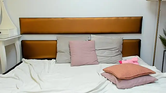 MissYvie online show from February 27, 2025, 10:04 am