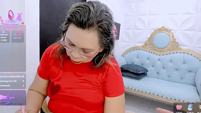 dianamilf online show from March 17, 2025, 12:30 am