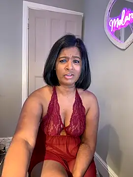 RoseMelanie online show from October 6, 2025, 7:06 am