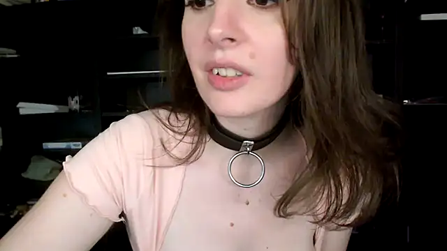 sophia leurre online show from February 5, 2025, 4:06 am
