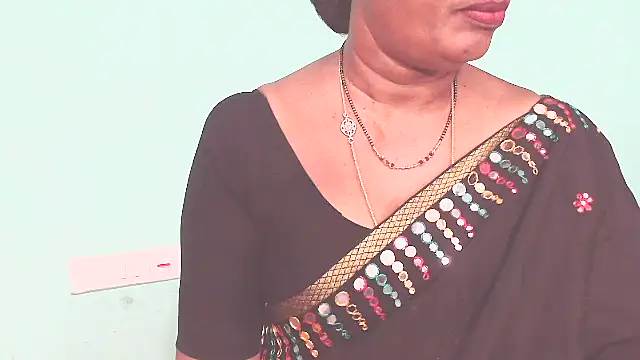 shrutitelugu69 online show from April 15, 2026, 4:58 pm