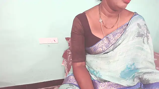 Snapshot of shrutitelugu69 chatting on June 5, 2026, 5:18 pm shrutitelugu69 online show from June 5, 2026, 5:18 pm