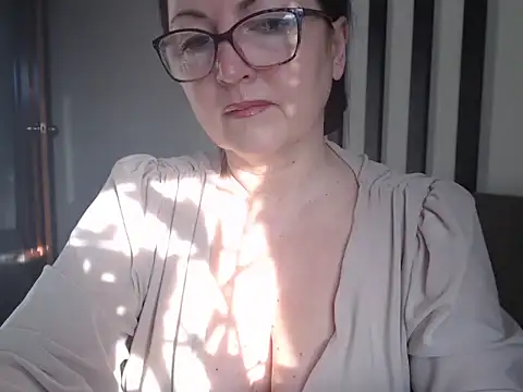 Alma44 online show from March 24, 2026, 5:01 am