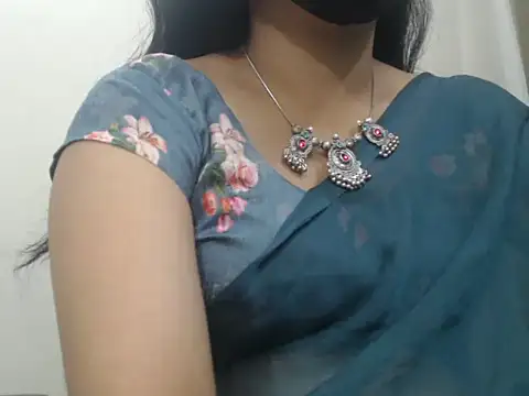 Lovely Siri 23 online show from April 26, 2026, 6:44 am