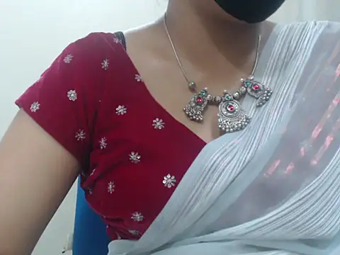 Lovely Siri 23 online show from April 29, 2026, 8:18 am