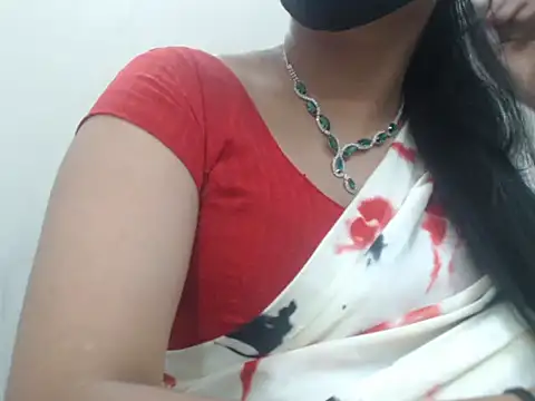 Lovely Siri 23 online show from May 8, 2026, 11:48 am
