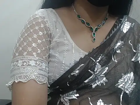 Lovely Siri 23 online show from May 9, 2026, 1:05 pm