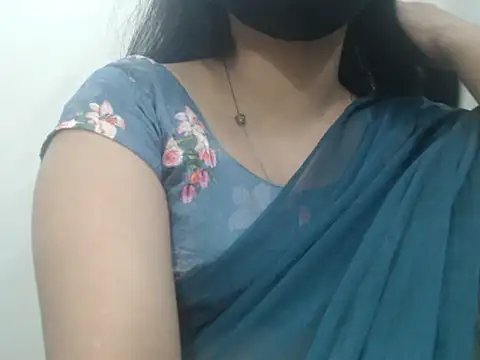 Lovely Siri 23 online show from May 12, 2026, 5:10 pm