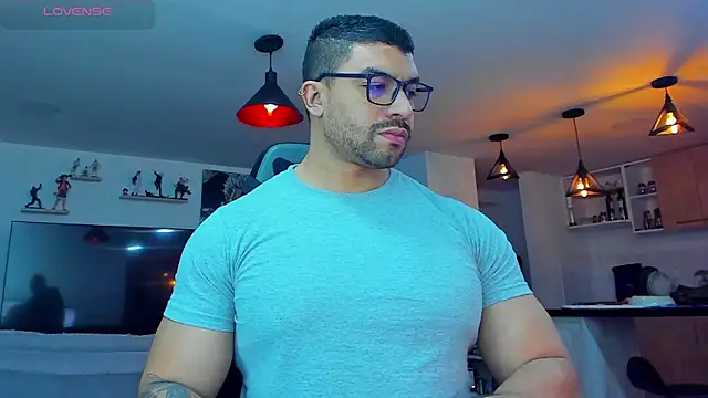 Snapshot of Michael_Diamond chatting on December 9, 2024, 3:18 am Michael Diamond online show from December 9, 2024, 3:18 am