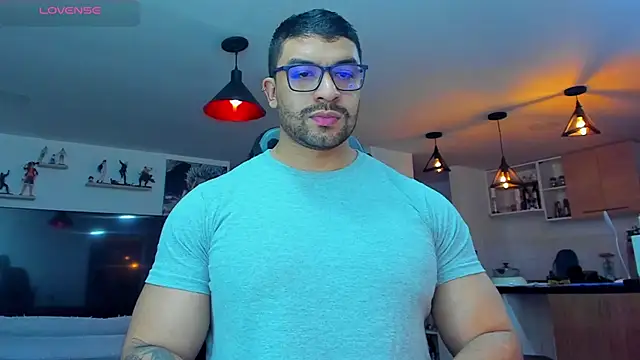 Snapshot of Michael_Diamond chatting on December 10, 2024, 2:27 am Michael Diamond online show from December 10, 2024, 2:27 am