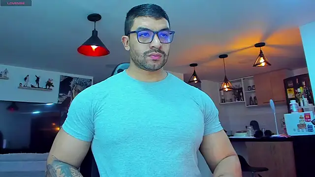 Snapshot of Michael_Diamond chatting on December 15, 2024, 11:09 pm Michael Diamond online show from December 15, 2024, 11:09 pm