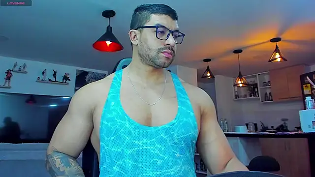 Snapshot of Michael_Diamond chatting on December 17, 2024, 2:33 am Michael Diamond online show from December 17, 2024, 2:33 am