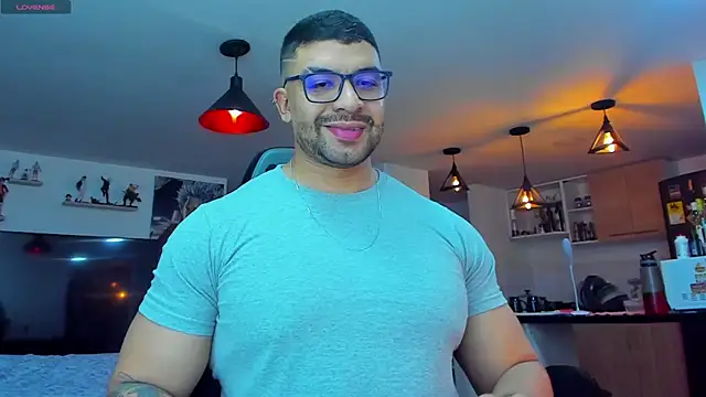 Snapshot of Michael_Diamond chatting on December 21, 2024, 4:30 am Michael Diamond online show from December 21, 2024, 4:30 am