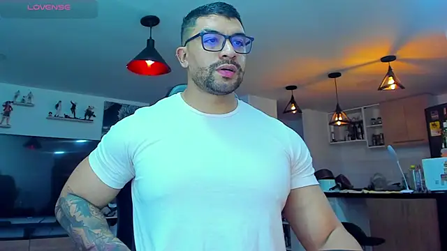 Snapshot of Michael_Diamond chatting on December 26, 2024, 3:27 am Michael Diamond online show from December 26, 2024, 3:27 am