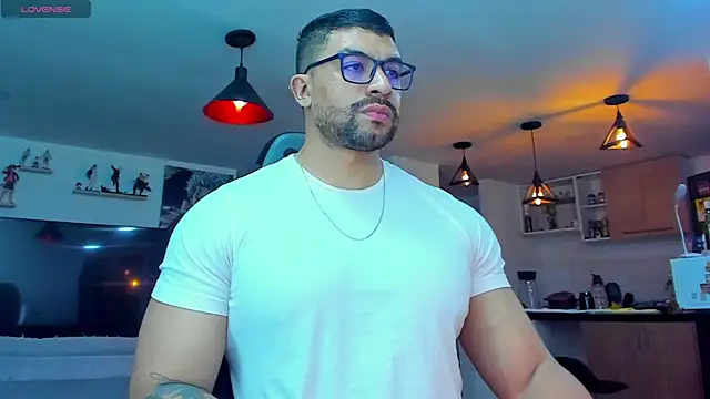 Snapshot of Michael_Diamond chatting on December 30, 2024, 1:15 am Michael Diamond online show from December 30, 2024, 1:15 am