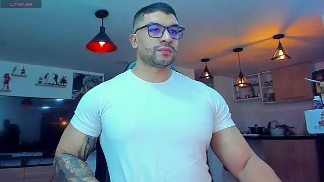 Snapshot of Michael_Diamond chatting on January 16, 2025, 1:06 am Michael Diamond online show from January 16, 2025, 1:06 am