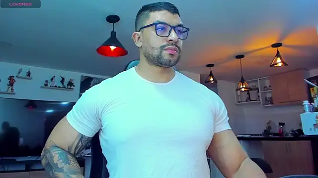 Snapshot of Michael_Diamond chatting on January 23, 2025, 2:12 am Michael Diamond online show from January 23, 2025, 2:12 am