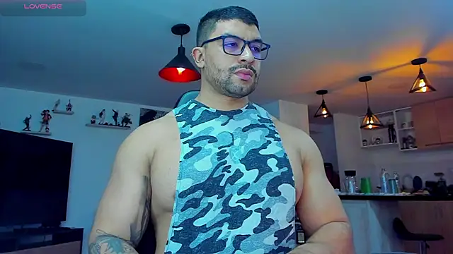 Snapshot of Michael_Diamond chatting on January 27, 2025, 2:20 am Michael Diamond online show from January 27, 2025, 2:20 am