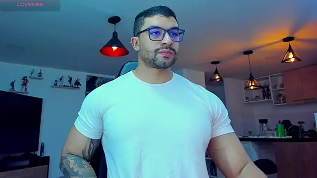 Snapshot of Michael_Diamond chatting on January 31, 2025, 2:48 am Michael Diamond online show from January 31, 2025, 2:48 am