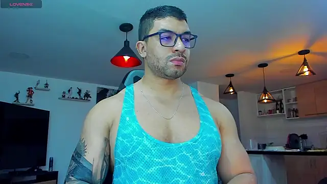 Snapshot of Michael_Diamond chatting on February 4, 2025, 2:39 am Michael Diamond online show from February 4, 2025, 2:39 am