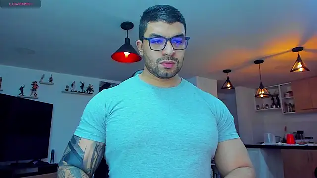 Snapshot of Michael_Diamond chatting on February 6, 2025, 2:44 am Michael Diamond online show from February 6, 2025, 2:44 am