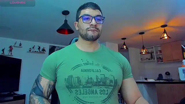 Snapshot of Michael_Diamond chatting on February 11, 2025, 12:38 am Michael Diamond online show from February 11, 2025, 12:38 am