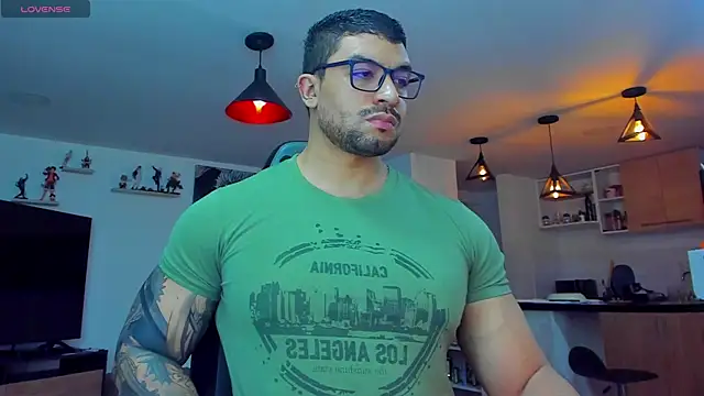 Snapshot of Michael_Diamond chatting on February 12, 2025, 1:52 am Michael Diamond online show from February 12, 2025, 1:52 am