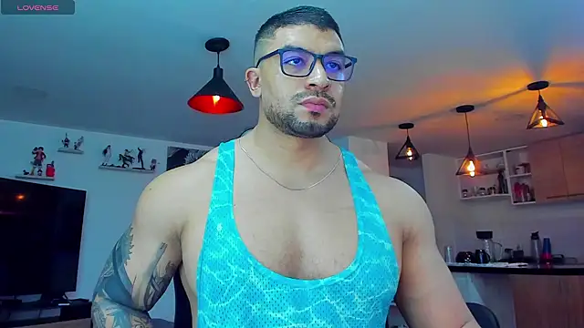 Snapshot of Michael_Diamond chatting on February 24, 2025, 4:49 am Michael Diamond online show from February 24, 2025, 4:49 am