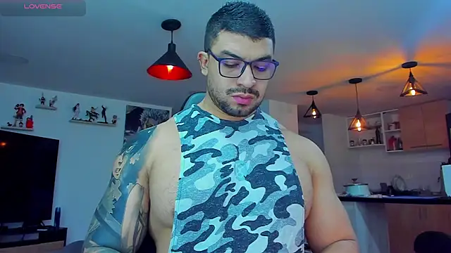 Snapshot of Michael_Diamond chatting on March 6, 2025, 2:30 am Michael Diamond online show from March 6, 2025, 2:30 am